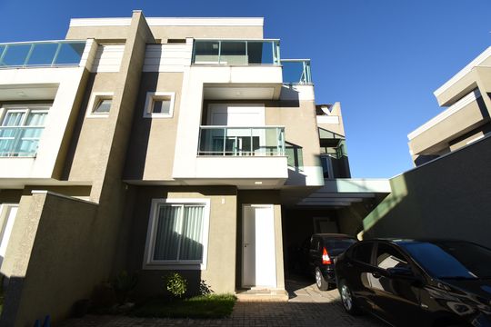 Fachada do sobrado de casa de condomínio à venda com 3 quartos, 148m² em Cajuru, Curitiba