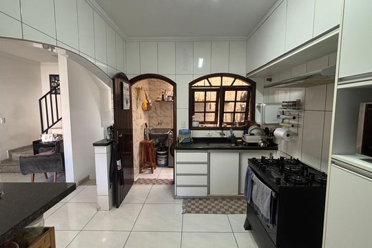 Cozinha de casa à venda com 2 quartos, 119m² em Vila Guiomar, Santo André