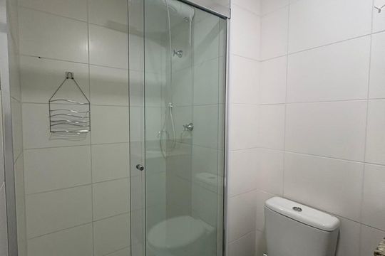 Banheiro de kitnet/studio para alugar com 1 quarto, 25m² em Vila Clementino, São Paulo