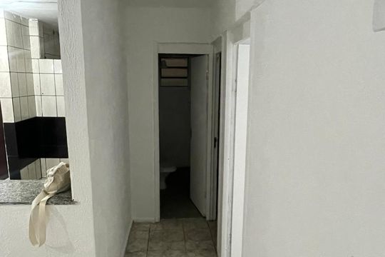 Corredor de apartamento à venda com 2 quartos, 49m² em Vila Heliopolis, São Paulo