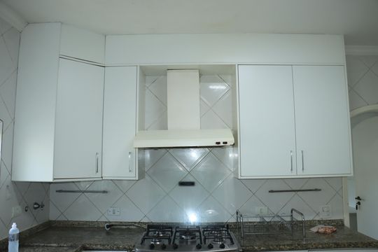 Cozinha de casa de condomínio para alugar com 7 quartos, 591m² em Chácaras Eliana, Cotia