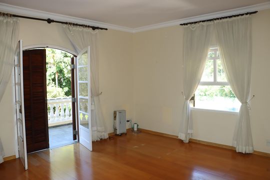 Suíte de casa de condomínio para alugar com 7 quartos, 591m² em Chácaras Eliana, Cotia