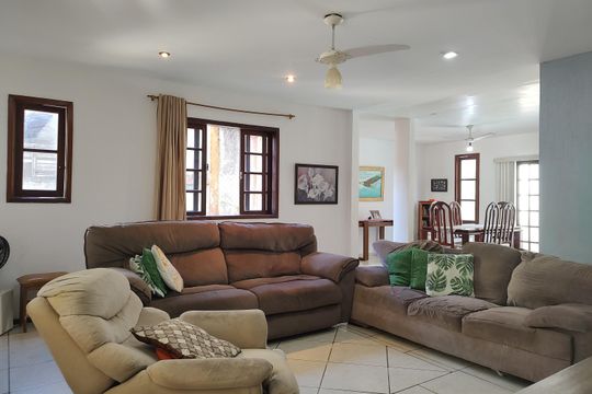 Casa à venda com 3 quartos, 700m² em Pechincha, Rio de Janeiro