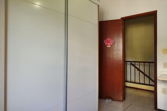 Quarto 2 de casa à venda com 3 quartos, 700m² em Pechincha, Rio de Janeiro