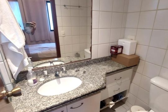 Banheiro de apartamento à venda com 3 quartos, 70m² em Vila Andrade, São Paulo