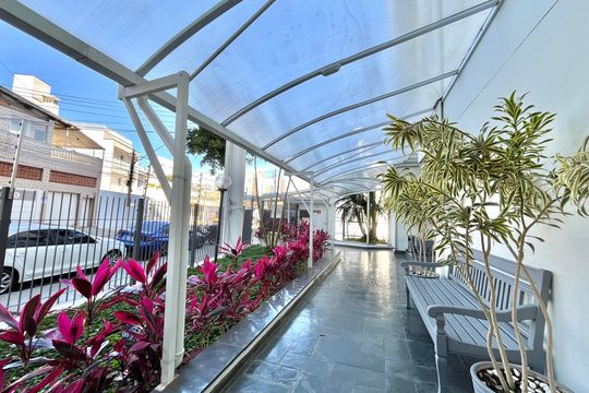 Hall de entrada de apartamento à venda com 2 quartos, 50m² em Vila Paulista, São Paulo