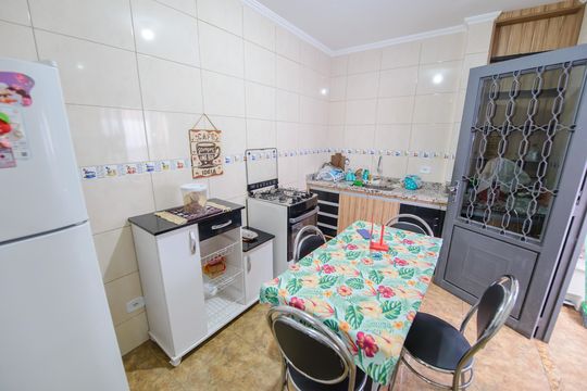 Cozinha de casa para alugar com 1 quarto, 75m² em Parque Sao Luis, Taubaté