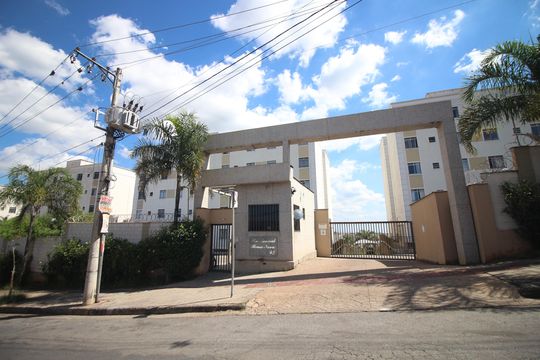 Fachada de apartamento à venda com 2 quartos, 44m² em Diamante, Contagem