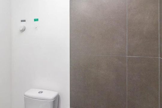 Banheiro de apartamento para alugar com 1 quarto, 26m² em Rio Branco, Porto Alegre