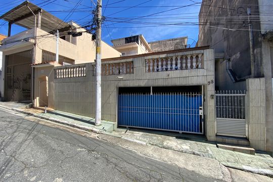 Fachada de casa à venda com 2 quartos, 300m² em Vila Gustavo, São Paulo