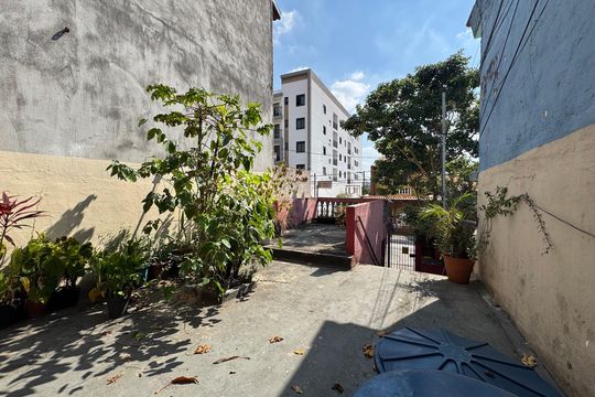 Quintal de casa à venda com 3 quartos, 150m² em Cipava, Osasco