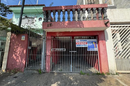 Fachada com placa de casa à venda com 3 quartos, 150m² em Cipava, Osasco