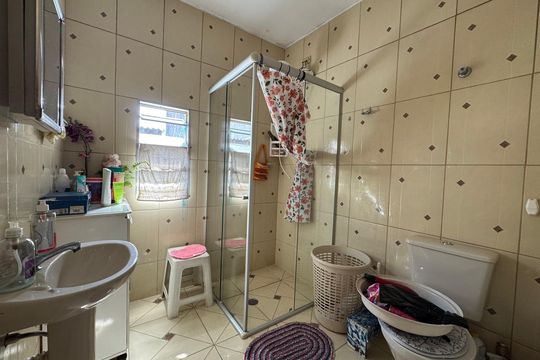 Banheiro 1 de casa à venda com 3 quartos, 150m² em Cipava, Osasco