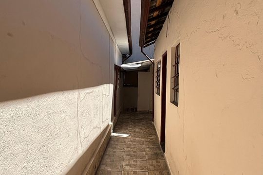 Corredor - Quintal de casa para alugar com 1 quarto, 75m² em Silveira, Santo André