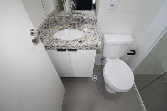 Banheiro de kitnet/studio à venda com 1 quarto, 24m² em Santana, São Paulo