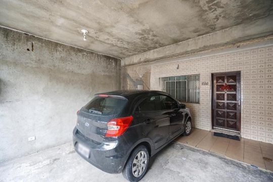 Garagem de casa à venda com 2 quartos, 135m² em Guaiauna, São Paulo
