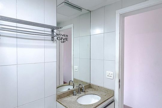 Banheiro de apartamento para alugar com 1 quarto, 35m² em Vila Gomes Cardim, São Paulo