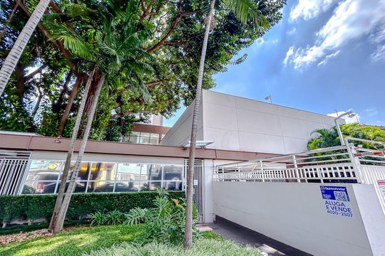 Fachada com Plaquinha de apartamento para alugar com 1 quarto, 35m² em Vila Gomes Cardim, São Paulo