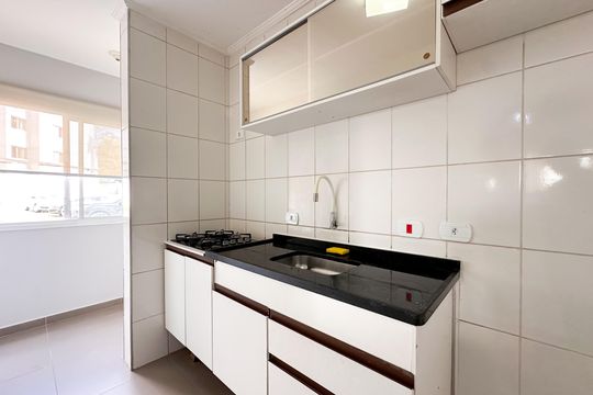 Cozinha de apartamento para alugar com 2 quartos, 48m² em Demarchi, São Bernardo do Campo