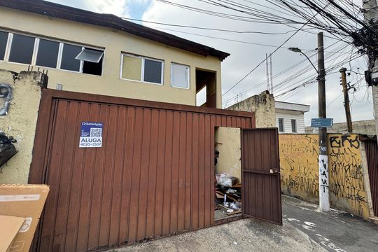 Fachada com PLACA de casa à venda com 4 quartos, 80m² em Veloso, Osasco