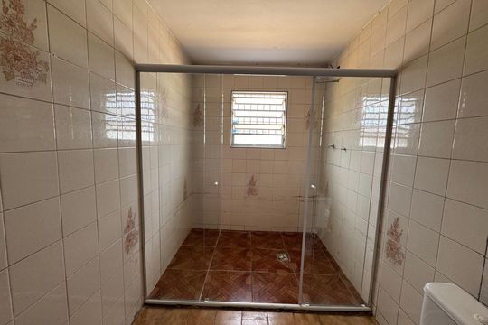 Banheiro 2 de casa à venda com 4 quartos, 80m² em Veloso, Osasco