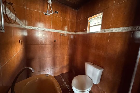Banheiro 1 de casa à venda com 4 quartos, 80m² em Veloso, Osasco
