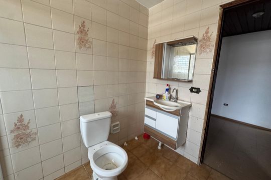 Banheiro 2 de casa à venda com 4 quartos, 80m² em Veloso, Osasco