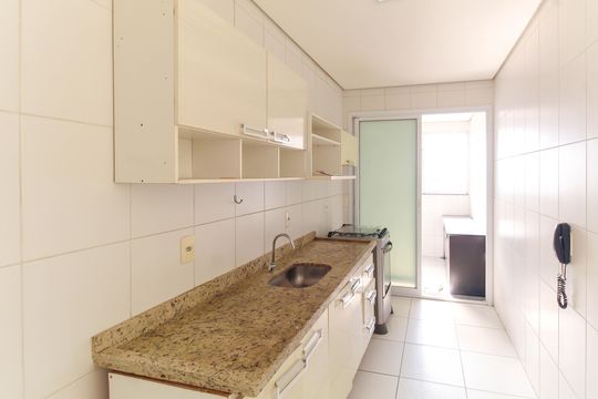 Cozinha de apartamento para alugar com 2 quartos, 66m² em Pari, São Paulo