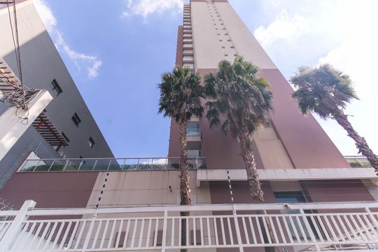 Fachada de apartamento para alugar com 2 quartos, 66m² em Pari, São Paulo