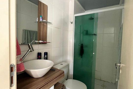 Banheiro 2 de apartamento para alugar com 2 quartos, 85m² em São Sebastião, Porto Alegre