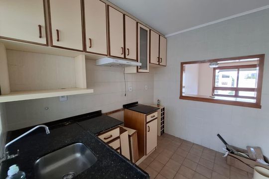 Cozinha de apartamento à venda com 2 quartos, 80m² em Morro do Espelho, São Leopoldo