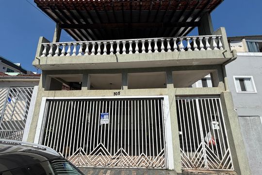 Fachada de casa à venda com 3 quartos, 220m² em Vila América, Santo André