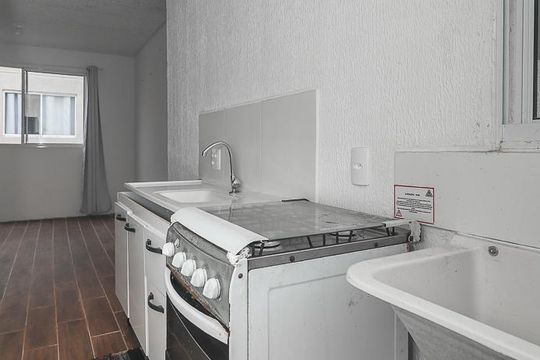 Cozinha de apartamento para alugar com 2 quartos, 42m² em Passo das Pedras, Porto Alegre