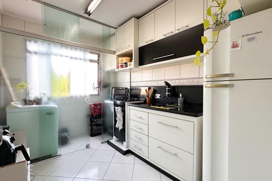 Cozinha de apartamento à venda com 2 quartos, 56m² em Vila Marchi, São Bernardo do Campo