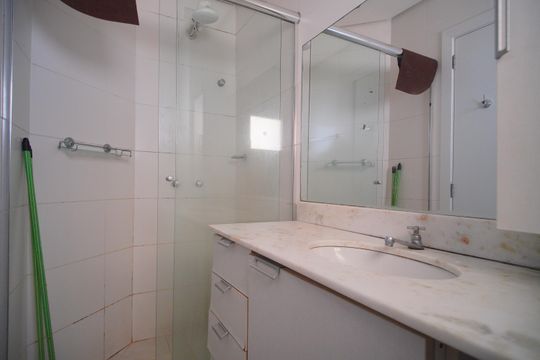 Banheiro de kitnet/studio para alugar com 1 quarto, 30m² em Centro, São Leopoldo