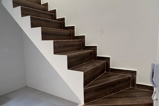 Escada de apartamento à venda com 2 quartos, 90m² em Vila Príncipe de Gales, Santo André