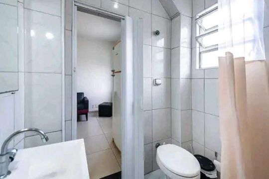 Banheiro de apartamento para alugar com 1 quarto, 36m² em José Menino, Santos