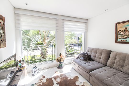 Sala  de casa de condomínio à venda com 5 quartos, 462m² em Colinas da Anhanguera, Santana de Parnaíba