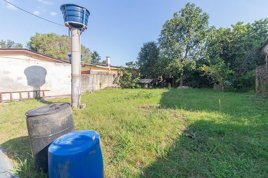 Quintal de casa à venda com 2 quartos, 170m² em Belém Velho, Porto Alegre