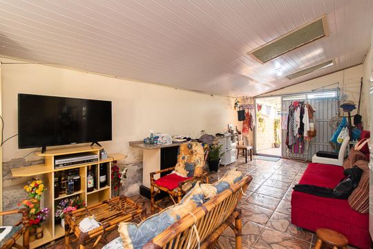 Garagem de casa à venda com 2 quartos, 170m² em Belém Velho, Porto Alegre