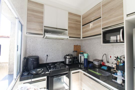 Cozinha de apartamento à venda com 2 quartos, 48m² em Jardim do Campo, São Paulo
