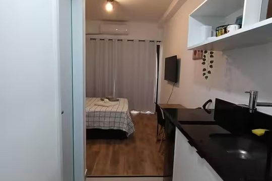 Cozinha de apartamento para alugar com 1 quarto, 24m² em Sumarezinho, São Paulo