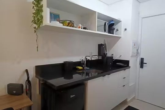 Cozinha de apartamento para alugar com 1 quarto, 24m² em Sumarezinho, São Paulo
