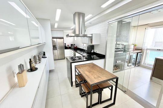 Cozinha de apartamento à venda com 3 quartos, 195m² em Santana, São Paulo
