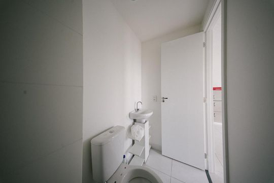 Banheiro de apartamento para alugar com 2 quartos, 32m² em Engenheiro Goulart, São Paulo