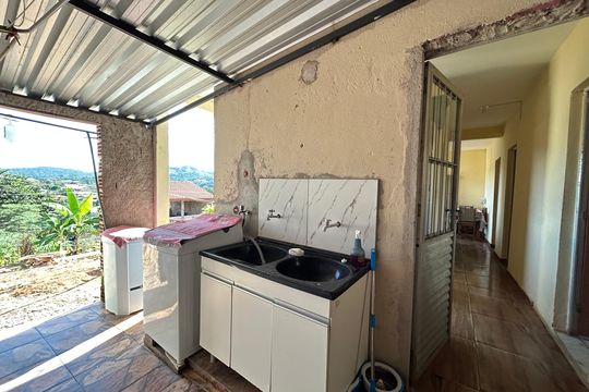 Casa à venda com 3 quartos, 262m² em Estâncias Imperiais, Contagem