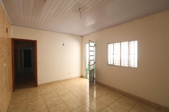 Sala de casa para alugar com 2 quartos, 125m² em Jardim Jabaquara, São Paulo