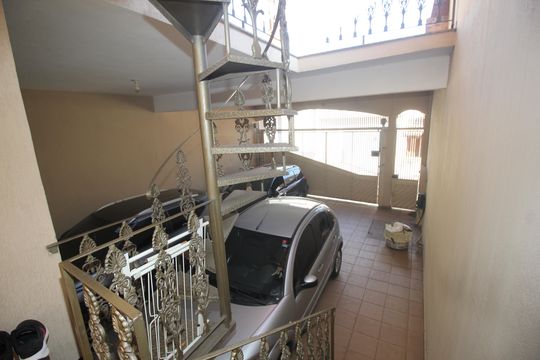 Garagem de casa para alugar com 3 quartos, 250m² em Vila Palmares, Santo André