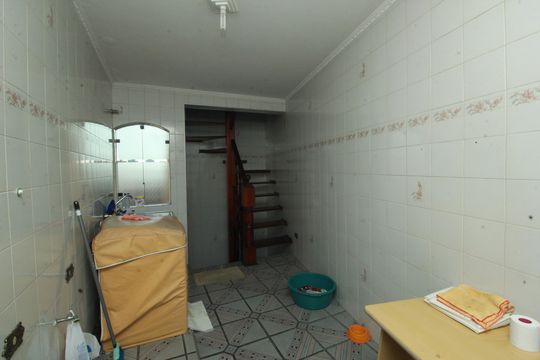 Área de Serviço de casa para alugar com 3 quartos, 250m² em Vila Palmares, Santo André