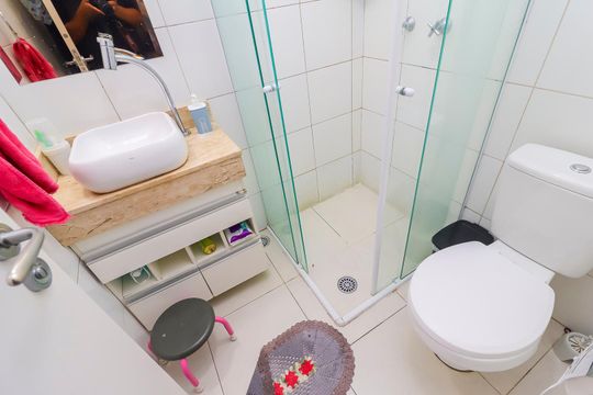 Banheiro de apartamento à venda com 2 quartos, 47m² em Vila Zefira, São Paulo